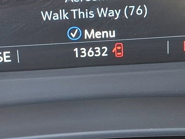 Used 2025 Cadillac XT6 Premium Luxury image 25