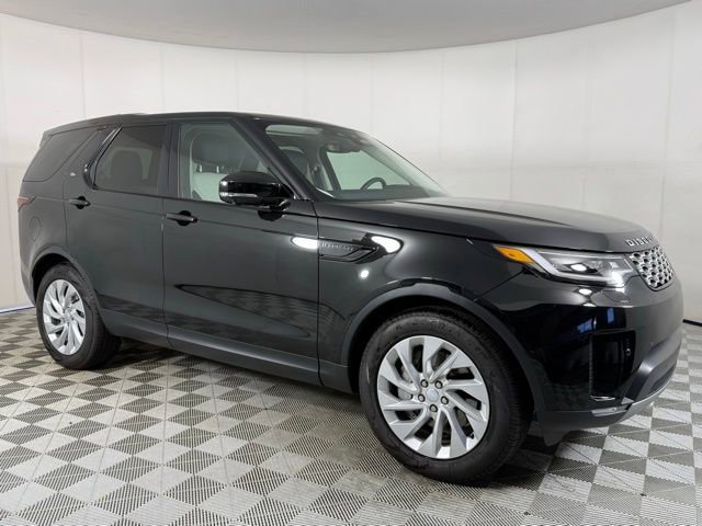 Certified 2025 Land Rover Discovery S image 7