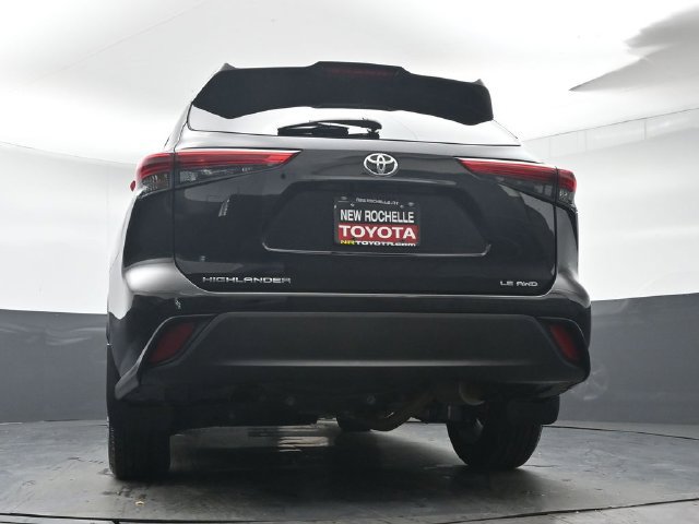 Used 2023 Toyota Highlander LE AWD/4WD image 32