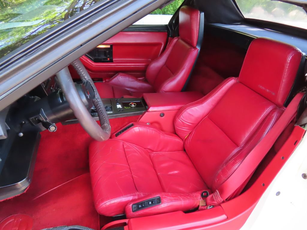 Used 1987 Chevrolet Corvette Convertible RWD image 18