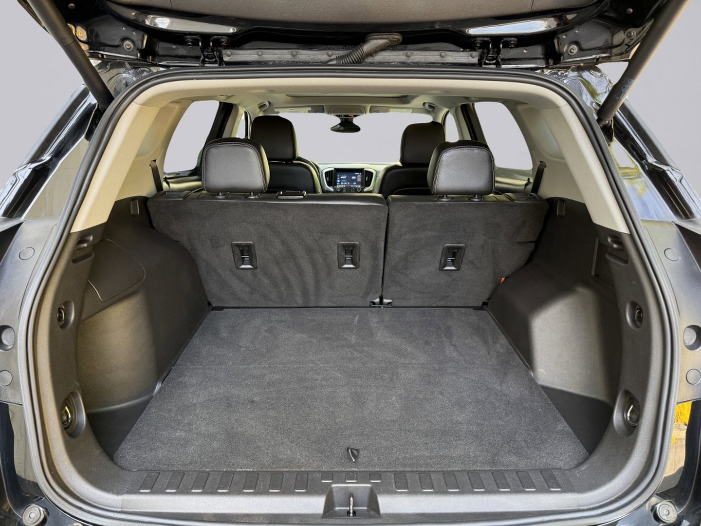 Used 2022 GMC Terrain SLT image 16