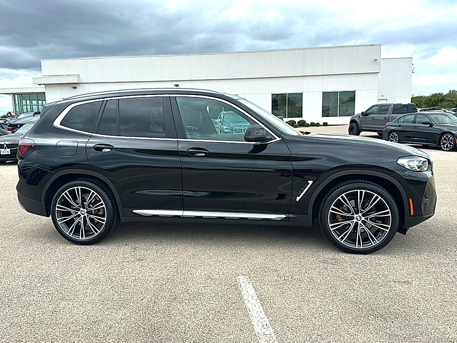Used 2024 BMW X3 sDrive30i w/ Premium Package RWD image 9