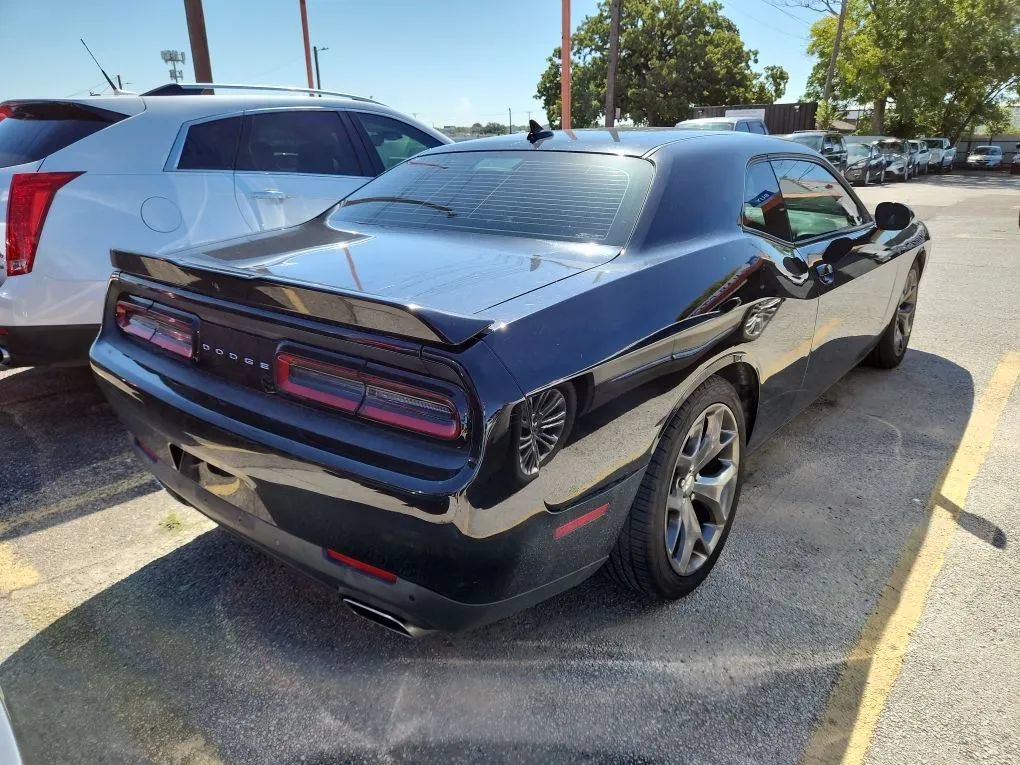 Used 2016 Dodge Challenger SXT Plus RWD image 4