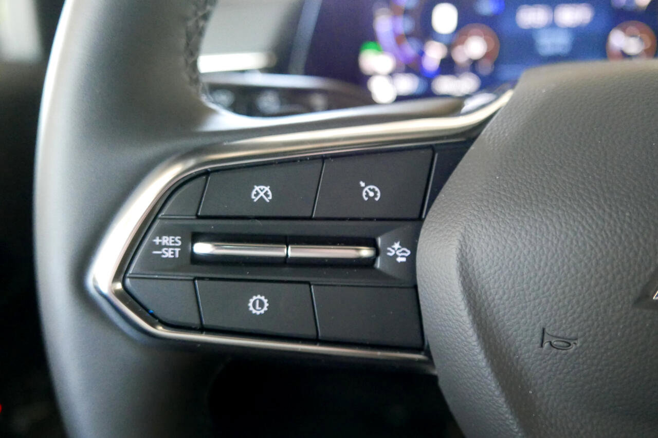 Used 2025 Chevrolet Suburban High Country image 40