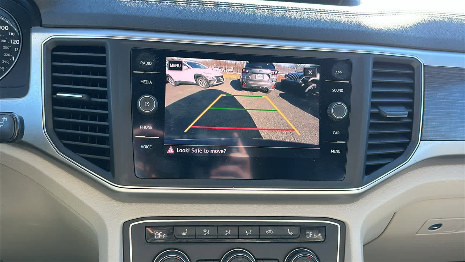 Used 2019 Volkswagen Atlas SE w/ Towing Package image 14