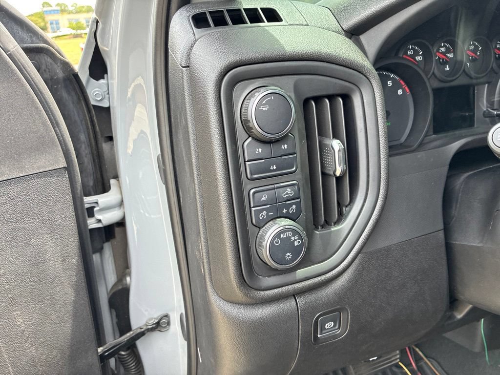 Used 2025 Chevrolet Silverado 2500 Custom w/ Custom Value Package AWD/4WD image 26