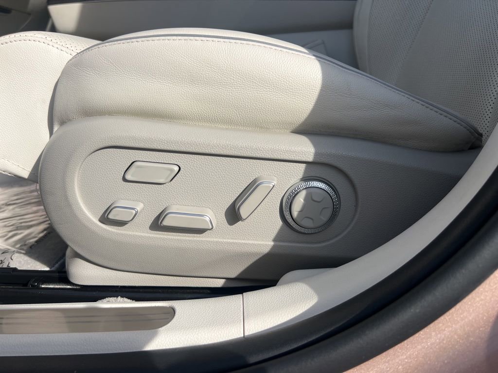 Used 2023 Genesis GV60 Advanced w/ Cargo Package image 26