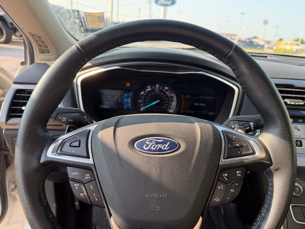 Used 2019 Ford Fusion SEL FWD image 16