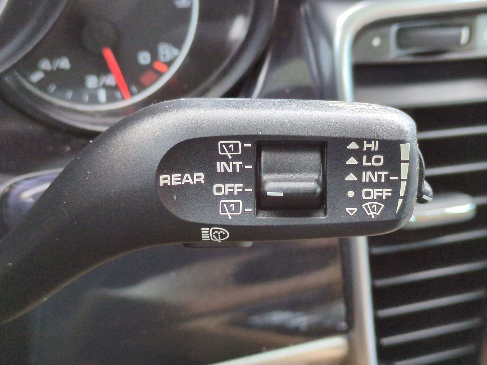 Used 2016 Porsche Panamera 4S image 32