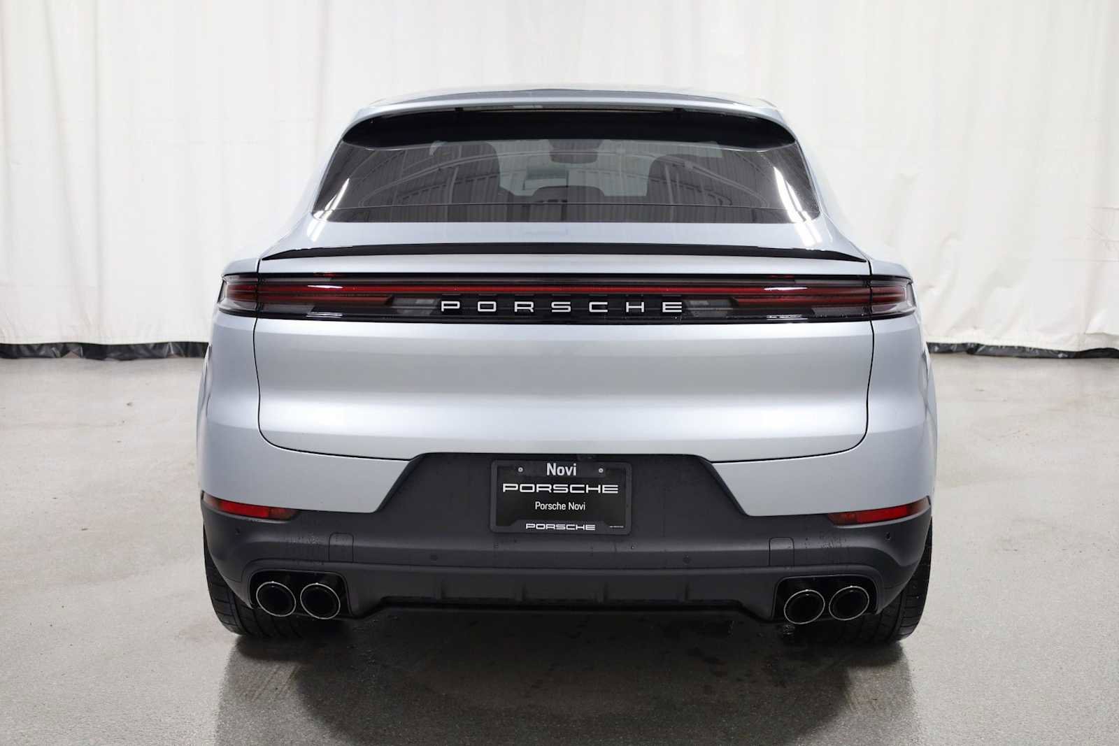 New 2026 Porsche Cayenne Coupe AWD/4WD image 7