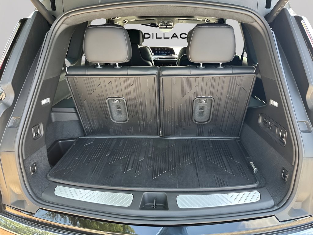 Used 2026 Cadillac Vistiq Platinum w/ LPO, Floor Liner Package AWD/4WD image 48