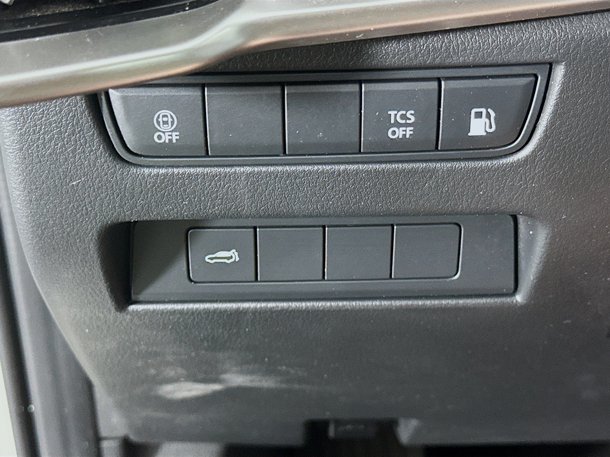 Used 2024 MAZDA CX-90 Plug-In Hybrid w/ Preferred AWD/4WD image 17
