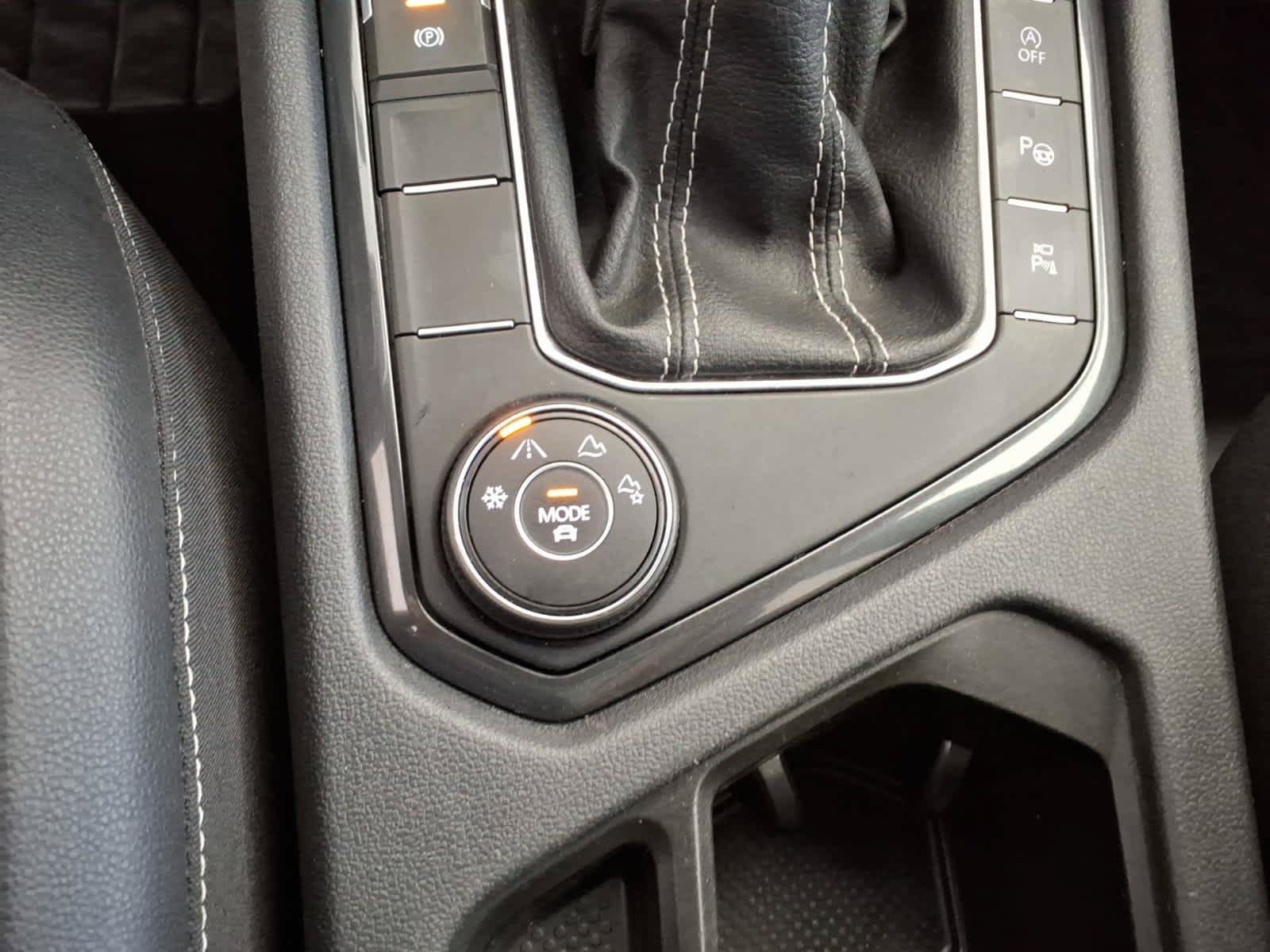 Certified 2022 Volkswagen Tiguan SEL R-Line AWD/4WD image 27