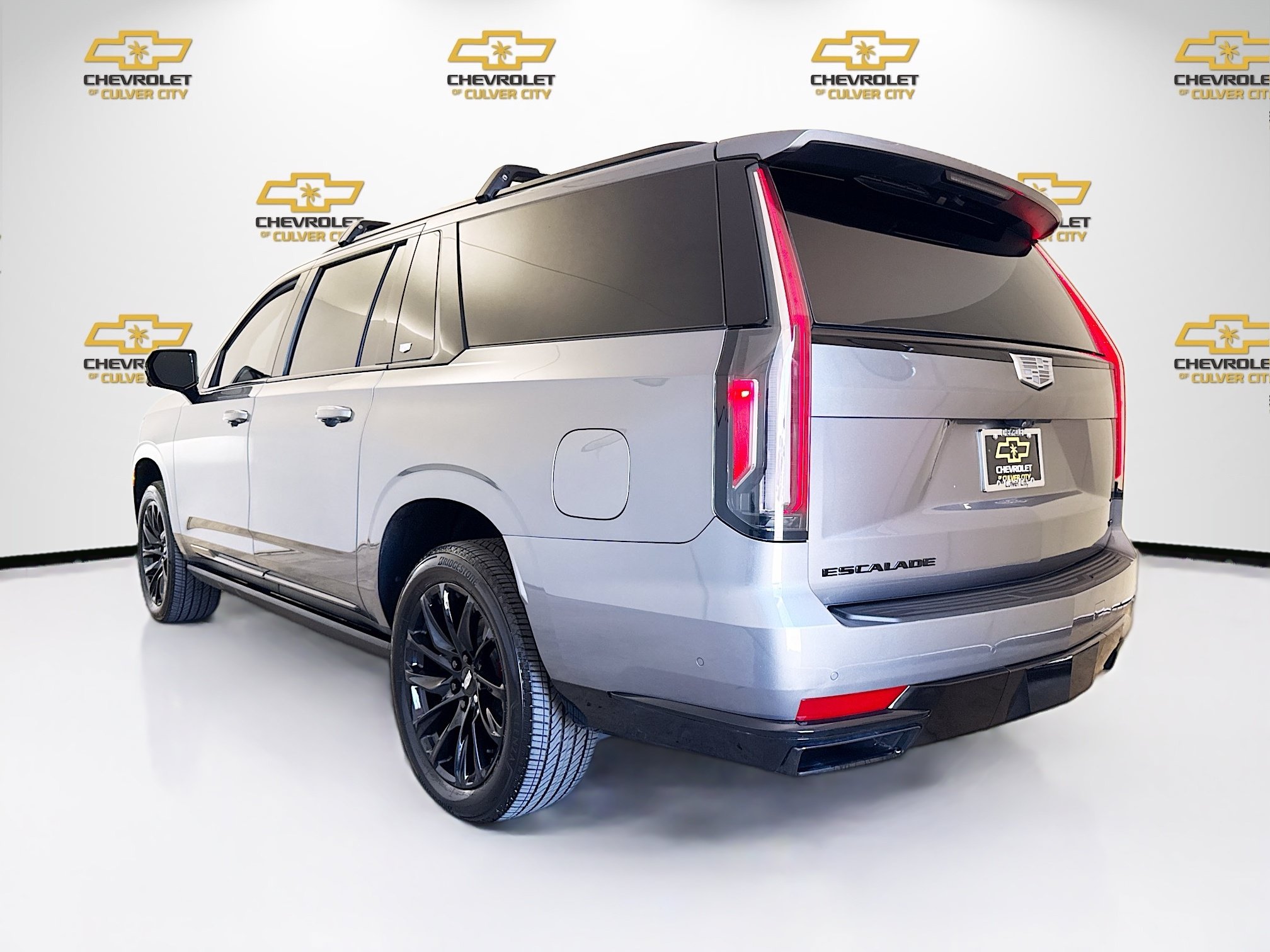 Used 2022 Cadillac Escalade ESV Sport Platinum w/ LPO, ONYX Package AWD/4WD image 6