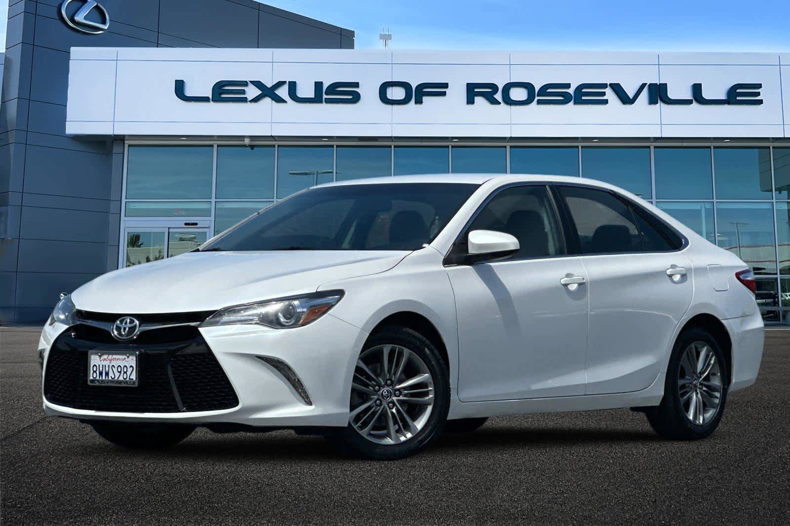 Used 2016 Toyota Camry SE FWD image 1