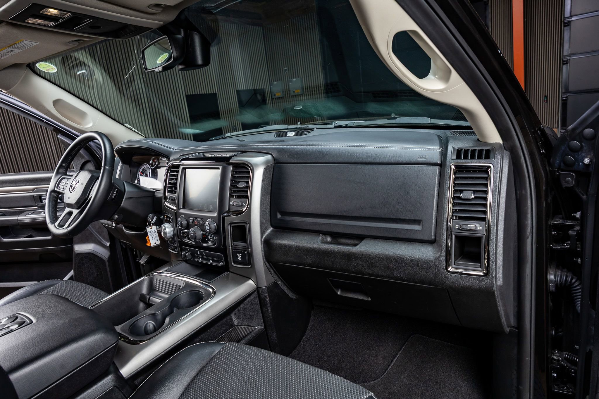 Used 2017 RAM 1500 Sport w/ Black Ram 1500 Sport Group image 17