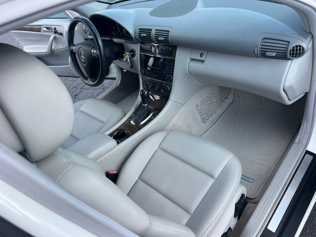 Used 2007 Mercedes-Benz C 230 Sedan image 19