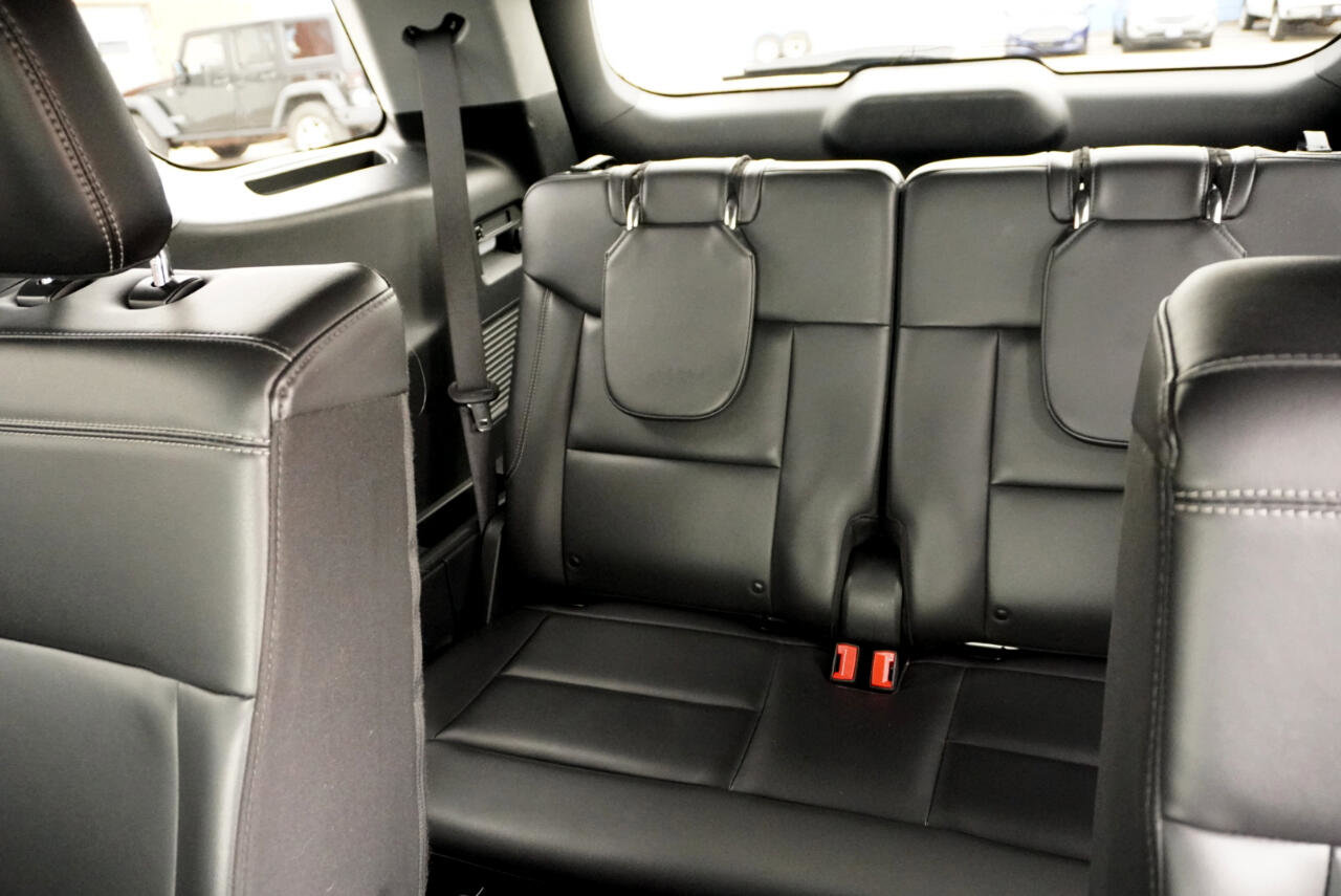 Used 2023 Ford Explorer XLT w/ Equipment Group 202A image 22