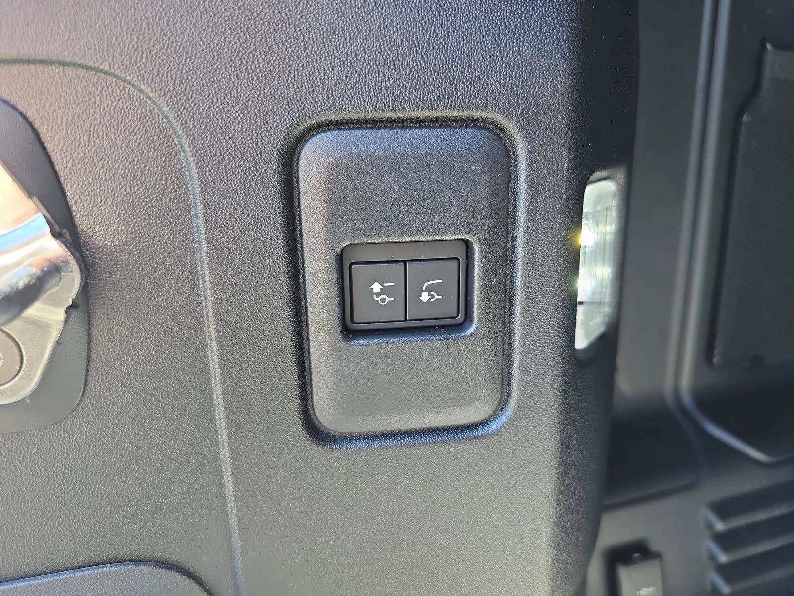 New 2026 Land Rover Defender 110 S AWD/4WD image 13