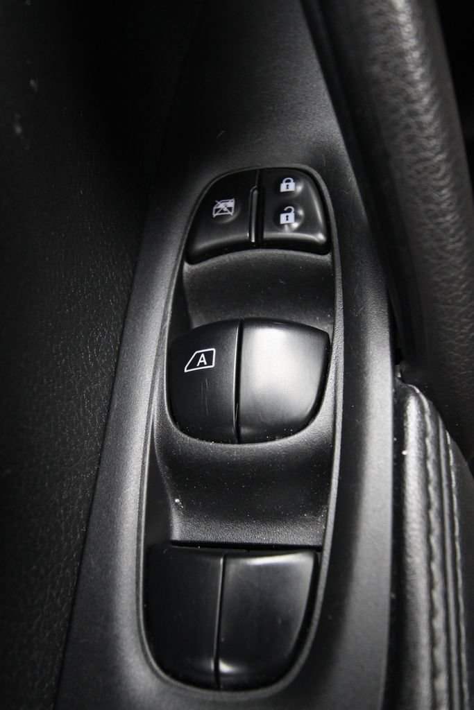 Used 2022 Nissan Rogue Sport SV w/ Technology Package AWD/4WD image 23