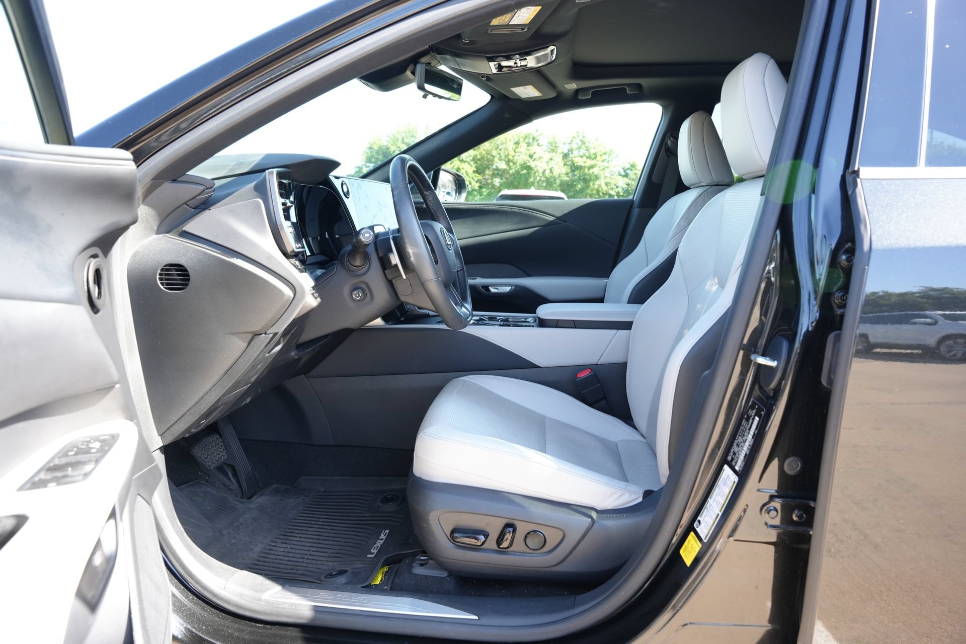 Used 2023 Lexus RX 350 Premium Plus w/ Cold Area Package FWD image 16