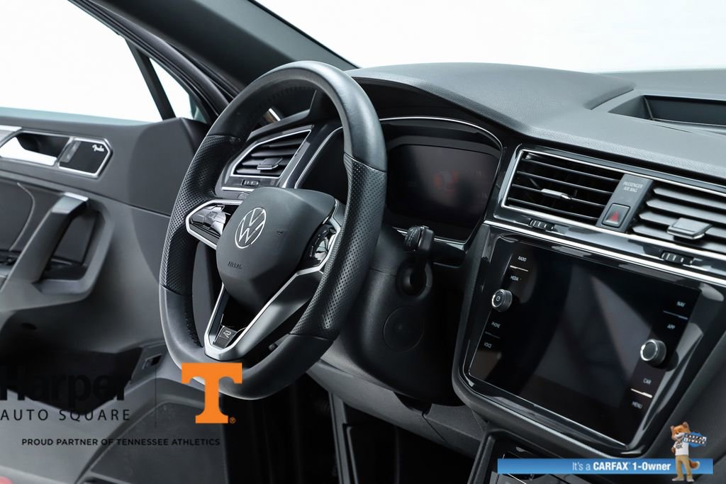 Used 2024 Volkswagen Tiguan SEL R-Line image 35