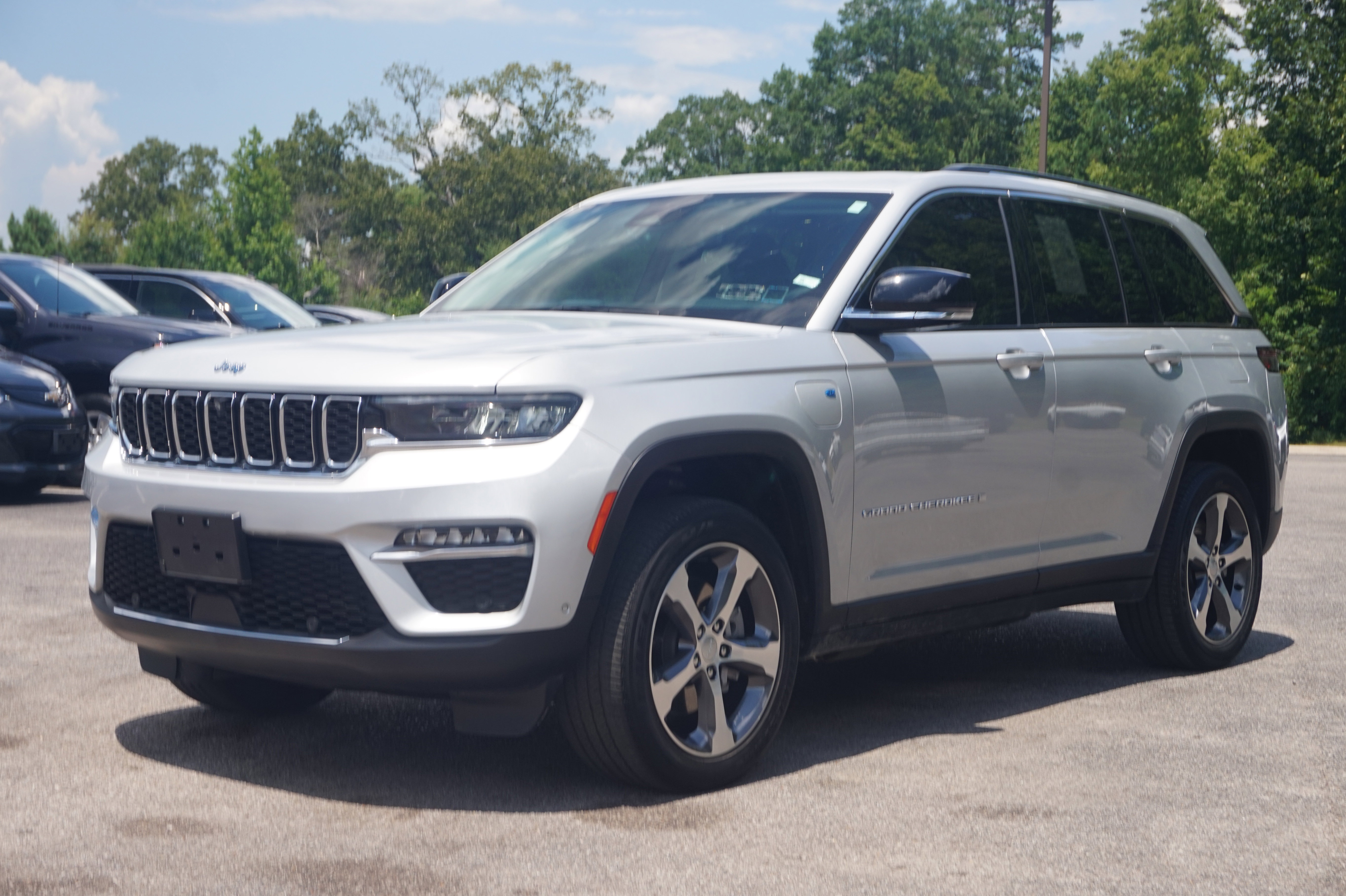 Used 2023 Jeep Grand Cherokee 4WD 4xe w/ Luxury Tech Group II image 5