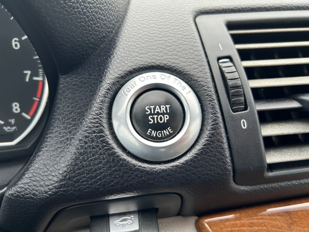 Used 2008 BMW 135i Convertible image 17