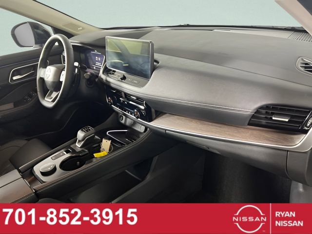 Certified 2025 Nissan Rogue Platinum w/ Tech Package image 31