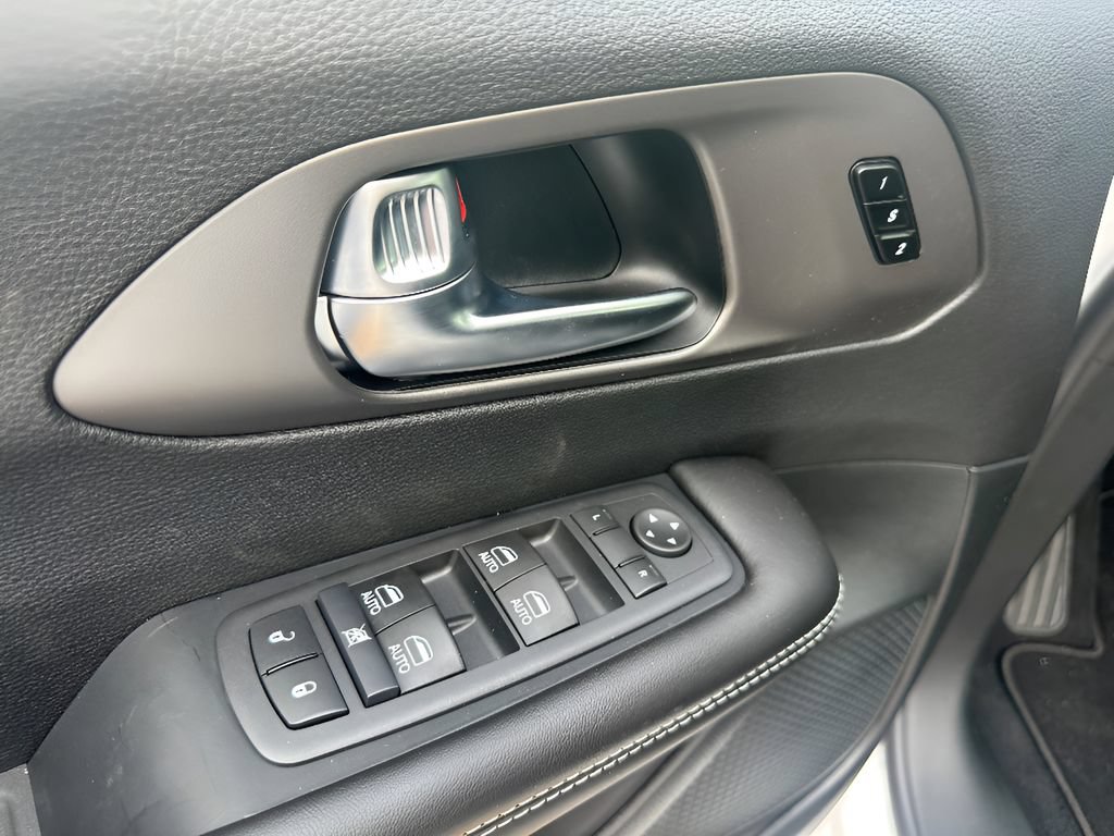 New 2027 Chrysler Pacifica Select FWD image 22