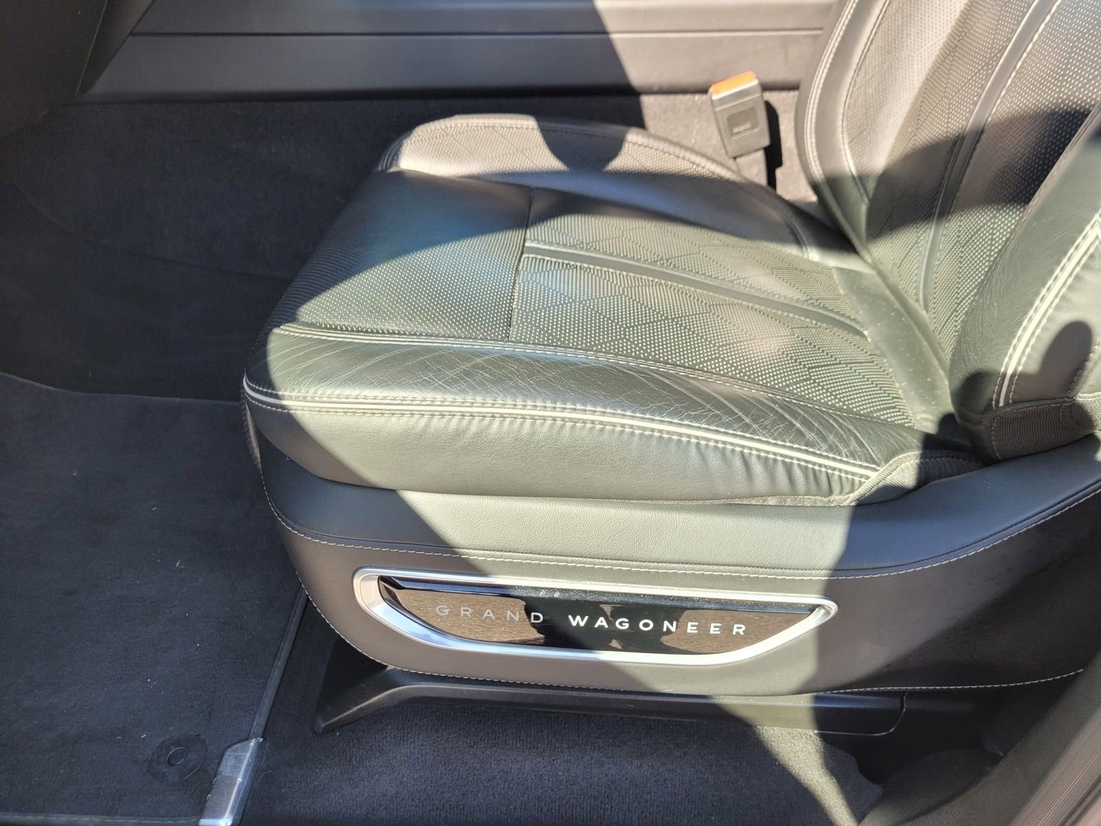 Used 2023 Jeep Grand Wagoneer L Series II image 19