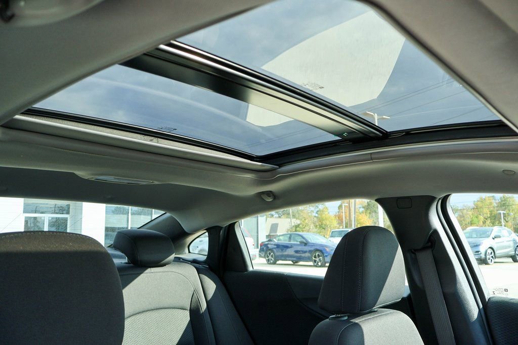 Used 2023 Chevrolet Malibu LT image 11