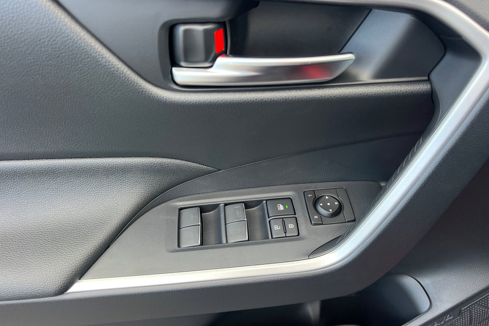 New 2025 Toyota RAV4 SE w/ Weather & Moonroof Package image 8