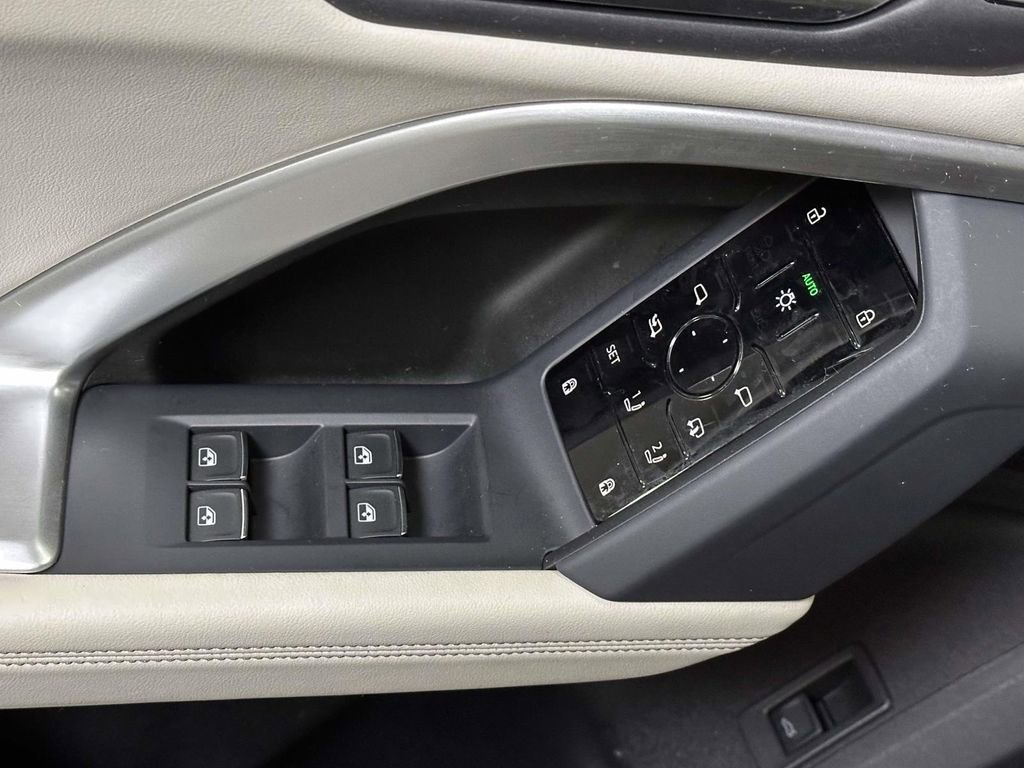 Used 2025 Audi Q5 Premium w/ Convenience Package image 11