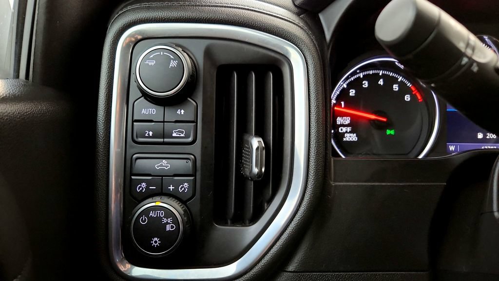 Used 2019 Chevrolet Silverado 1500 LT w/ All-Star Edition AWD/4WD image 31
