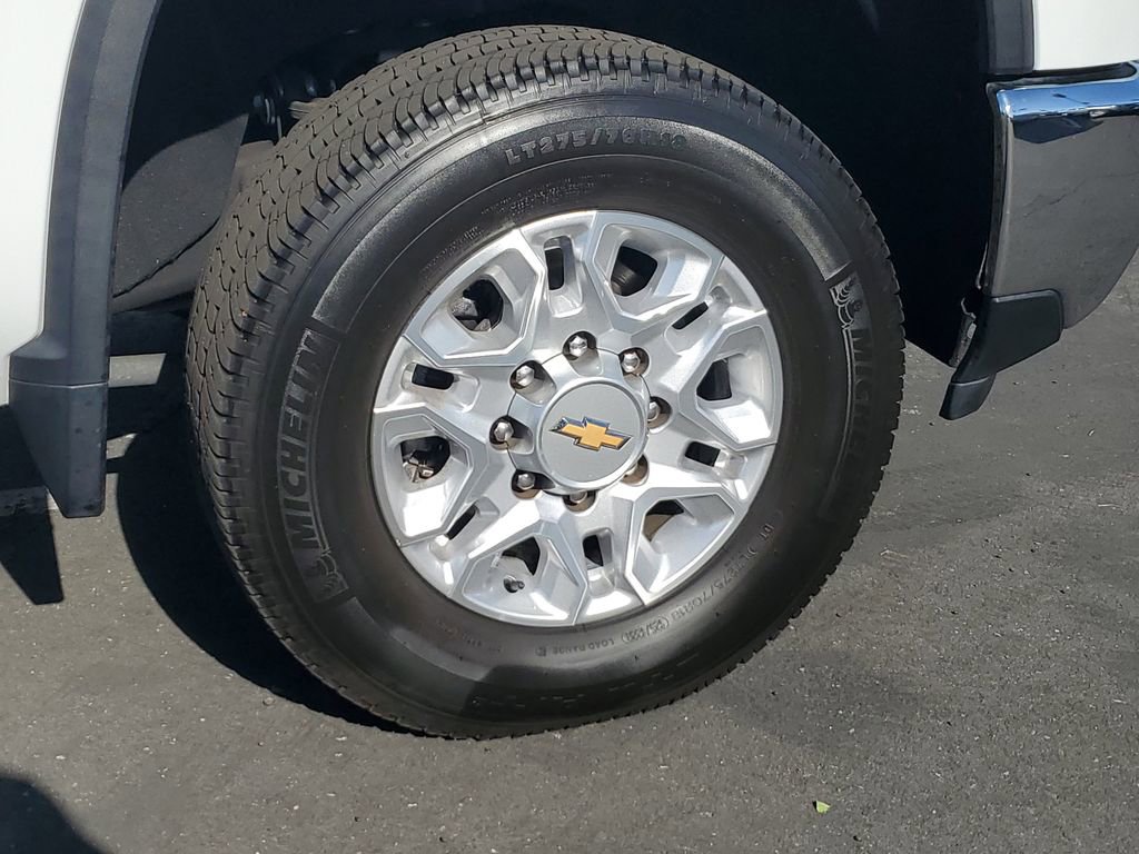 Used 2024 Chevrolet Silverado 2500 LTZ w/ LTZ Premium Package image 6