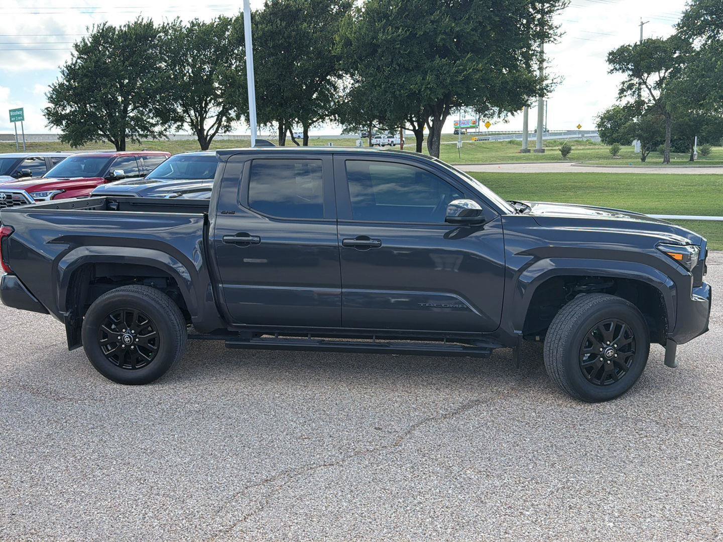 Used 2024 Toyota Tacoma SR5 AWD/4WD image 2