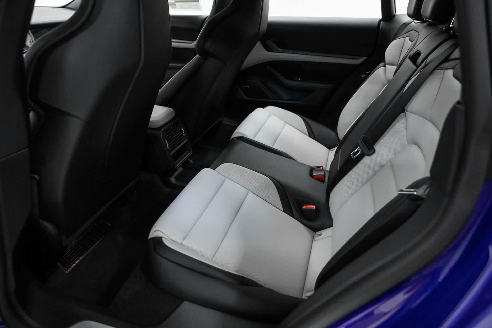 New 2026 Porsche Taycan 4S AWD/4WD image 34