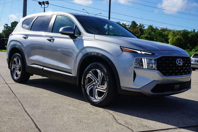 Used 2023 Hyundai Santa Fe SE w/ Winter Weather Package FWD image 2