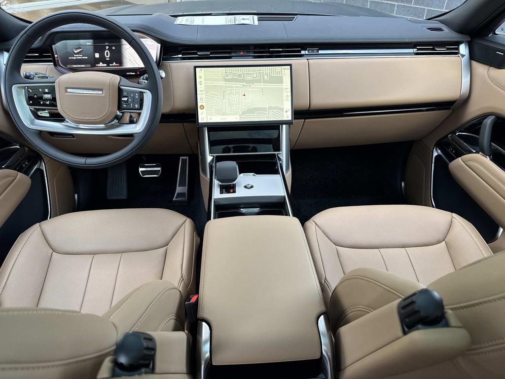 New 2026 Land Rover Range Rover Long Wheelbase SE AWD/4WD image 19