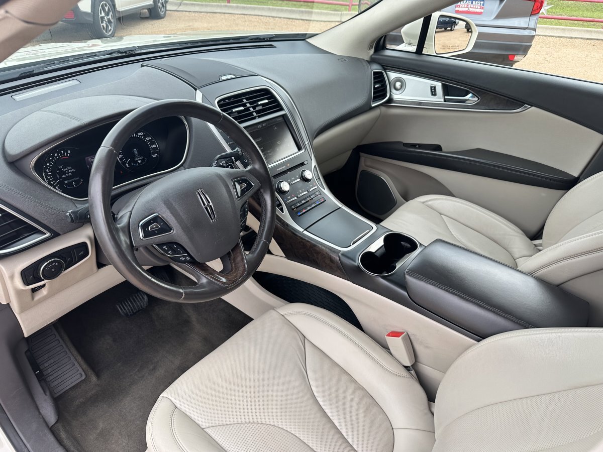 Used 2016 Lincoln MKX Reserve w/ Luxury Package FWD image 13