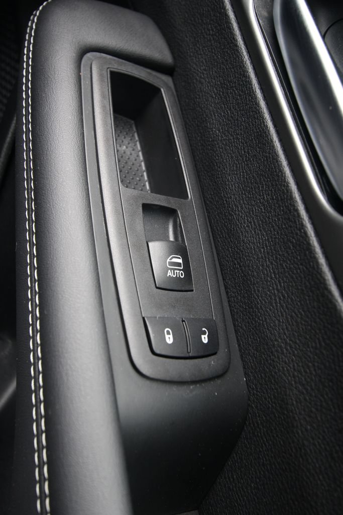 Used 2026 Chrysler Pacifica Select AWD/4WD image 25