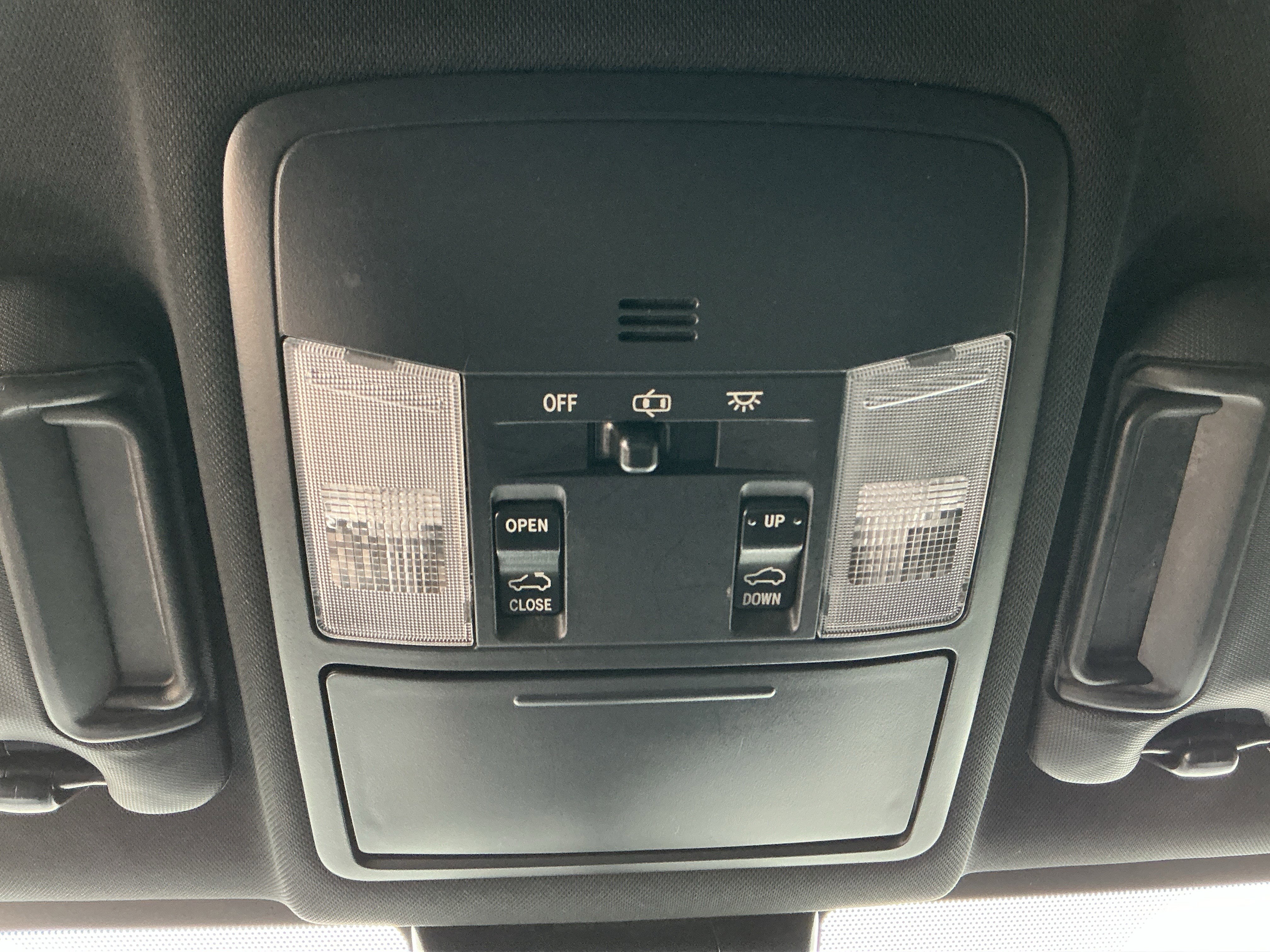 Used 2017 Toyota RAV4 SE image 28