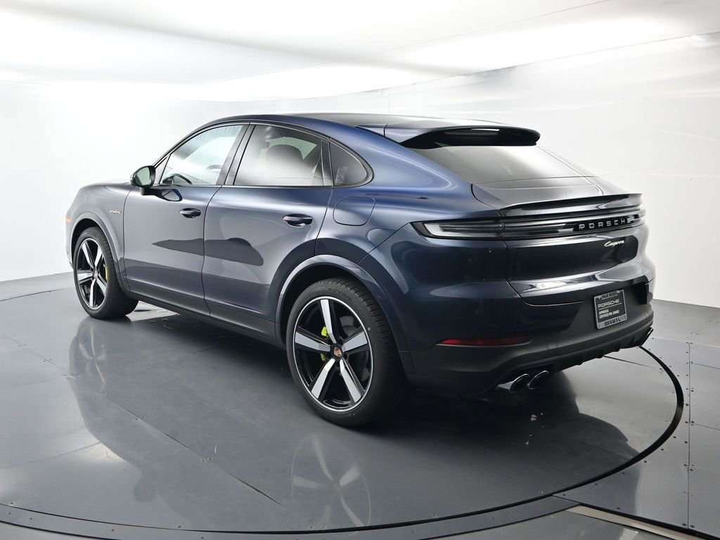 Certified 2025 Porsche Cayenne E-Hybrid Coupe image 3