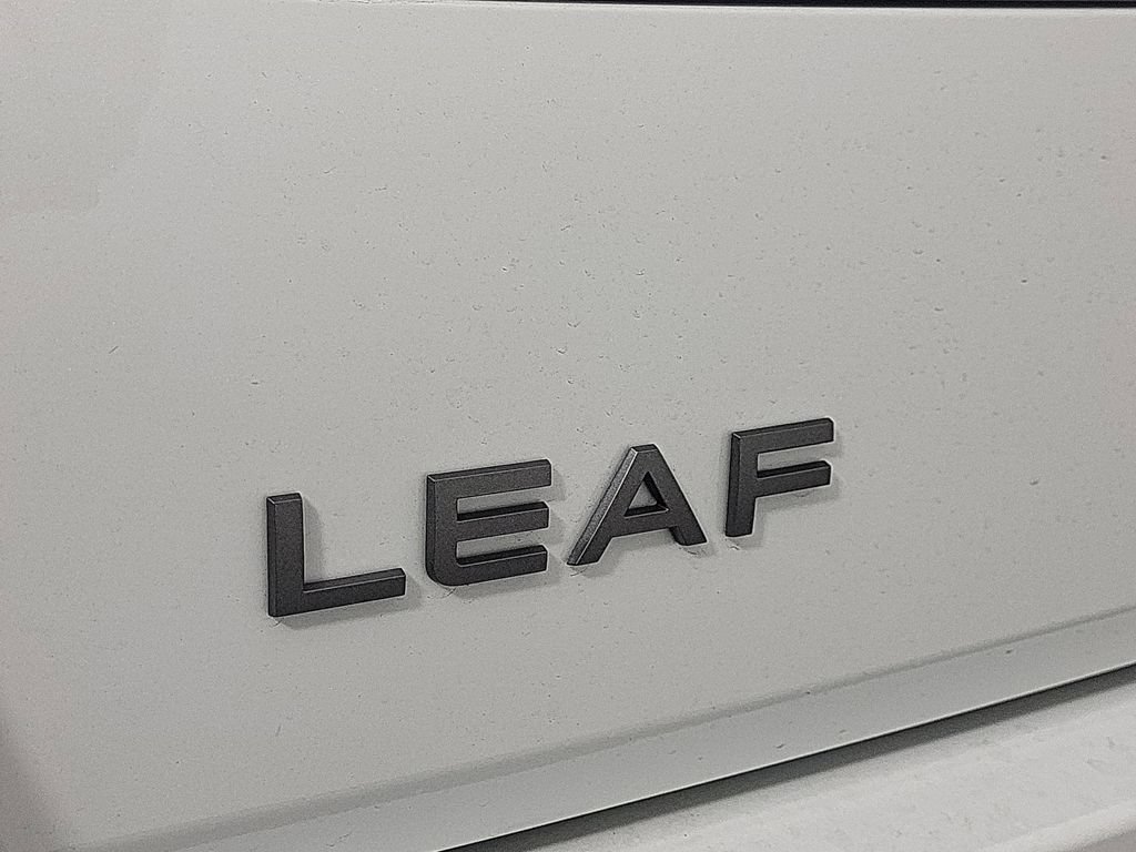New 2026 Nissan Leaf SV+ w/ Floor Mat Package (SV+) FWD image 7