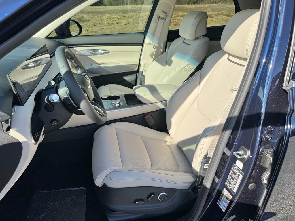 New 2026 Genesis GV70 2.5T Select image 18