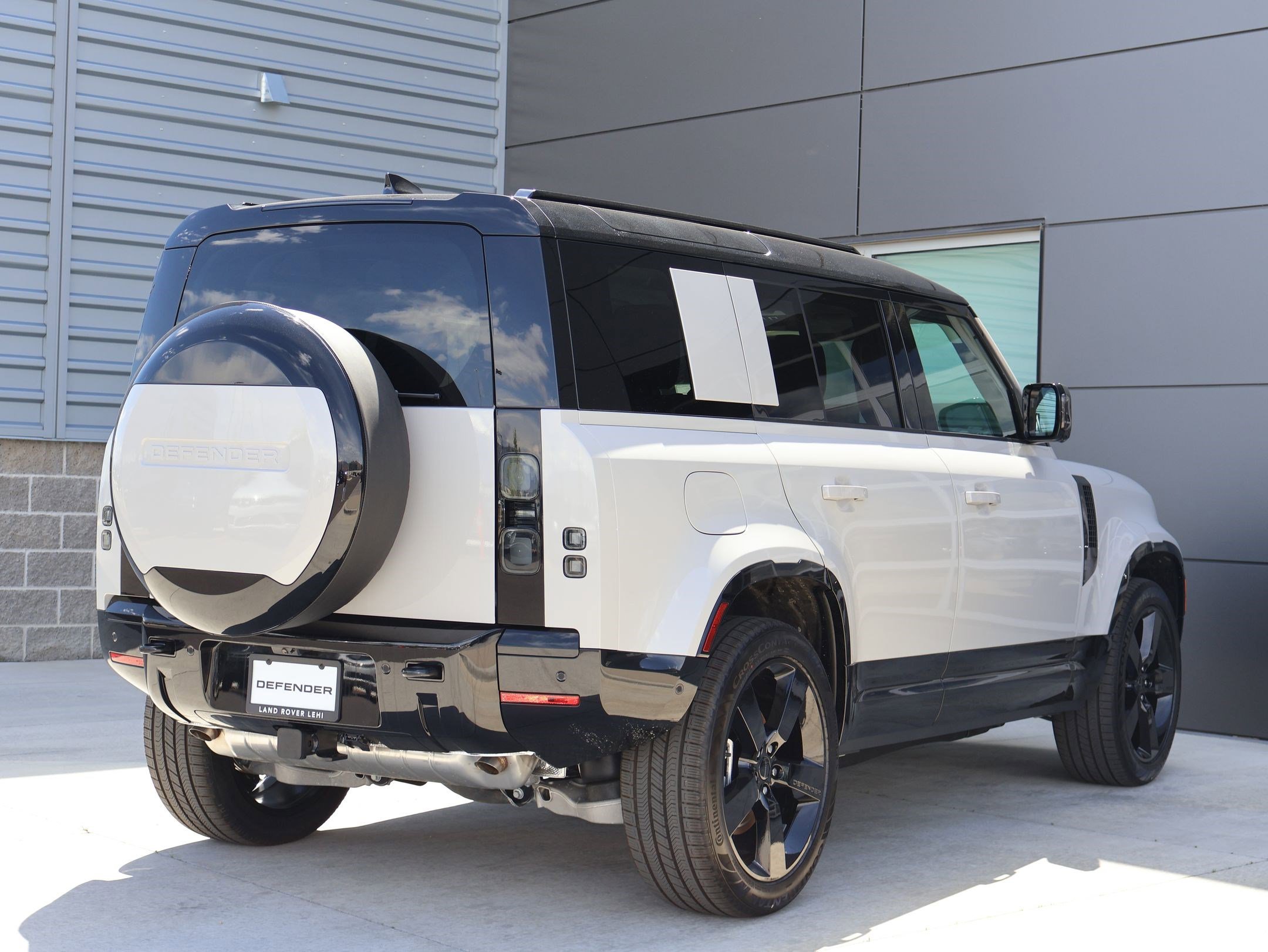 New 2026 Land Rover Defender 110 X-Dynamic SE AWD/4WD image 5