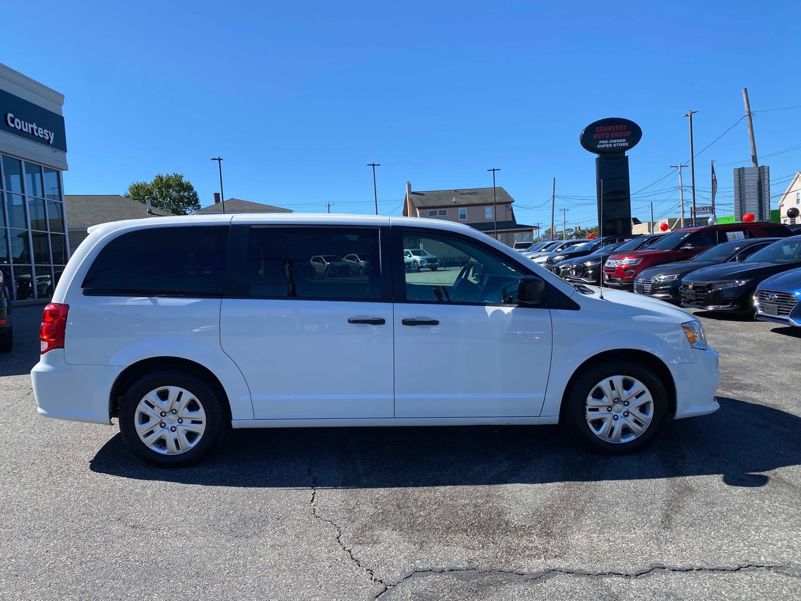 Used 2019 Dodge Grand Caravan SE image 7