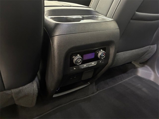 Used 2025 Chevrolet Traverse High Country image 19