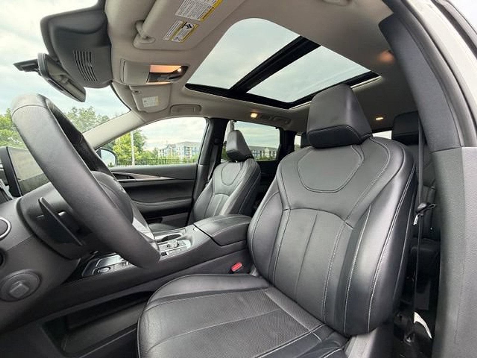 Used 2023 INFINITI QX60 Luxe w/ Performance Audio Package AWD/4WD image 19